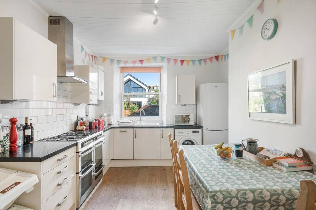 Manacles - Spacious Flat Near Beach With Sea Views & Parking Falmouth Eksteriør bilde