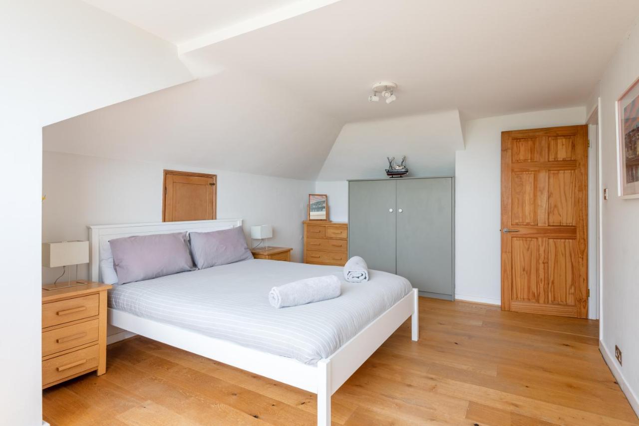 Manacles - Spacious Flat Near Beach With Sea Views & Parking Falmouth Eksteriør bilde